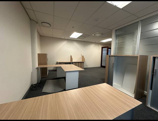 66M² OFFICE TO LET IN SANDTON CENTRAL